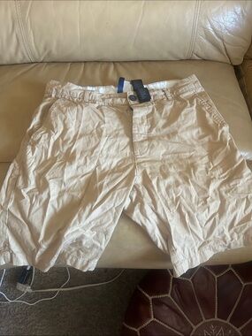 H&M Men's 30 Casual khaki golf Shorts in Light Beige